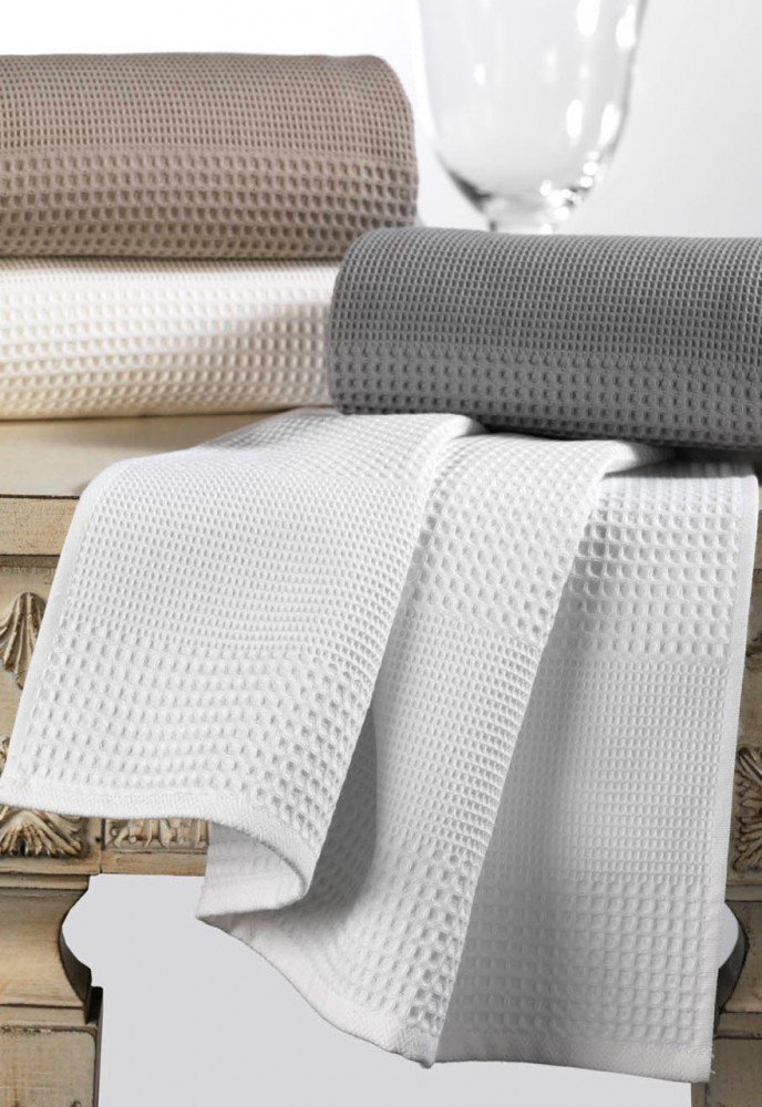 Plain waffle towels bulk supplier for hotels and spas